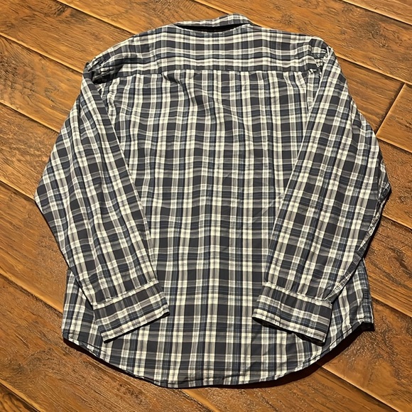 J Crew Shirt - Size Medium - Picture 9 of 9